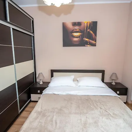 Deluxe Apartment Near Hanul Piratilor With Balcony Sea View * Mamaia