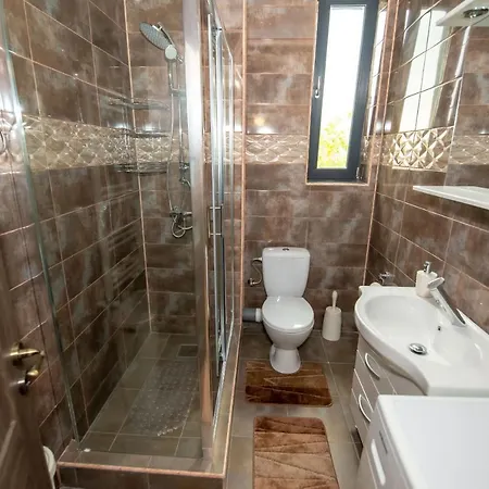 Apartmán Deluxe Apartment Near Hanul Piratilor With Balcony Sea View